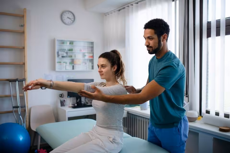 non-surgical orthopedic doctor
